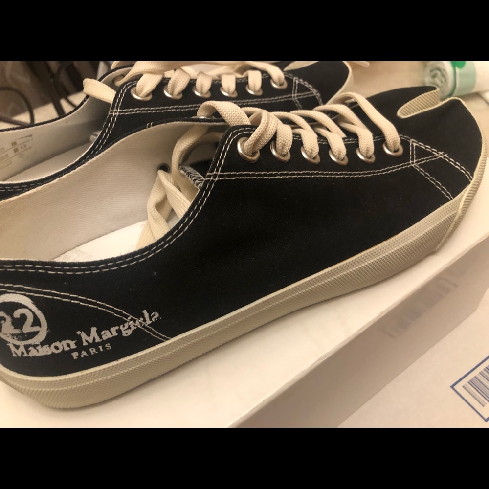 MAISON MARGIELA Black Canvas Tabi Sneakers - Picture 4 of 12